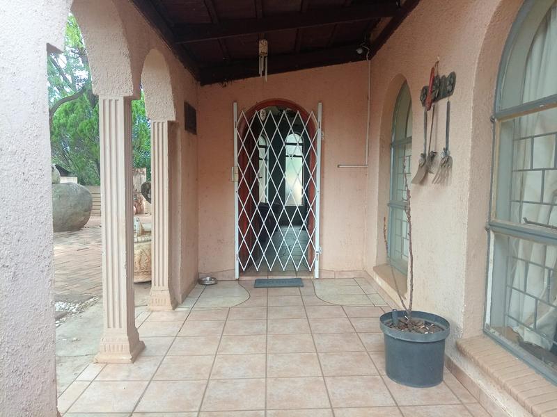 4 Bedroom Property for Sale in Ifafi North West